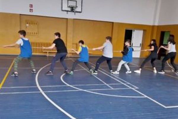 sport-5-klasove-1182AD753-8F84-43DD-4348-1A84805F64FC.jpg
