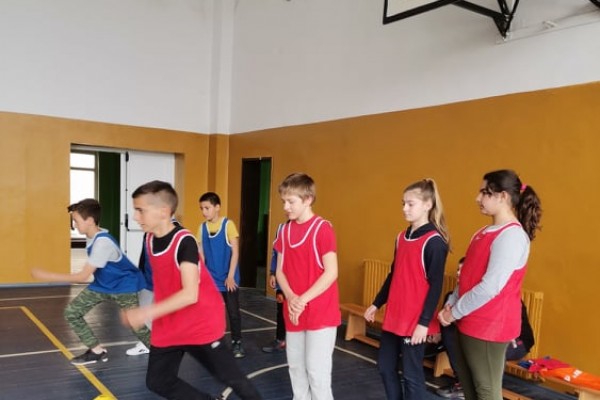 sport-5-klasove-77AAC2DA7-4523-FE8E-9435-16834ECF8AB9.jpg